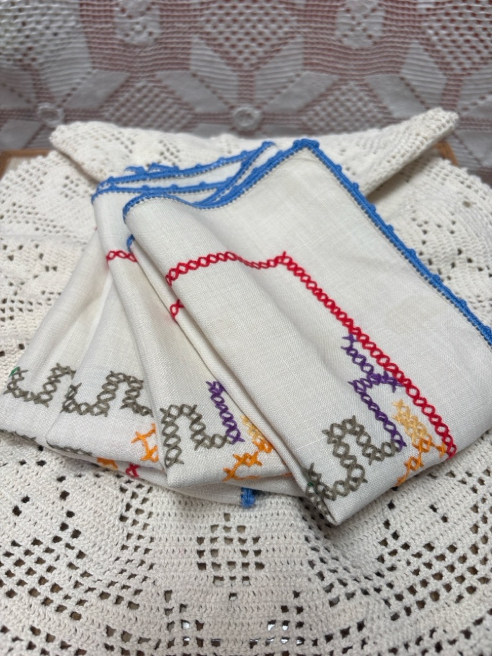 Vintage Hand-Embroidered Linen Napkins – Set of 4